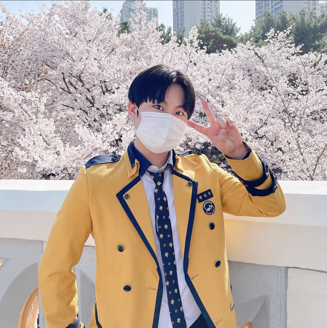 Cậu bé gốc Việt nổi danh toàn cầu sau MV tỷ view: Từng bị tẩy chay vì kém sắc nhưng nay lột xác ngoạn mục, cuộc sống thay đổi ngỡ ngàng - Ảnh 6.