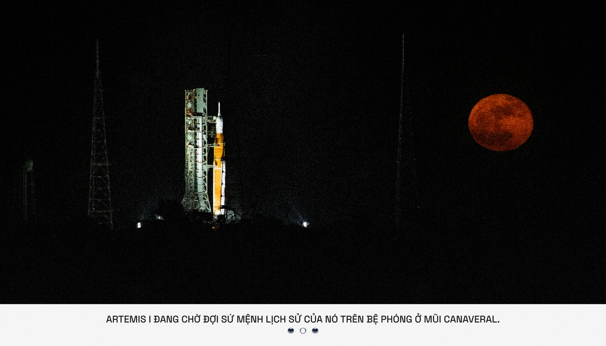 Bên trong nhà máy tên lửa khổng lồ của Mỹ: NASA sẽ quay trở lại mặt trăng như thế nào? - Ảnh 14.