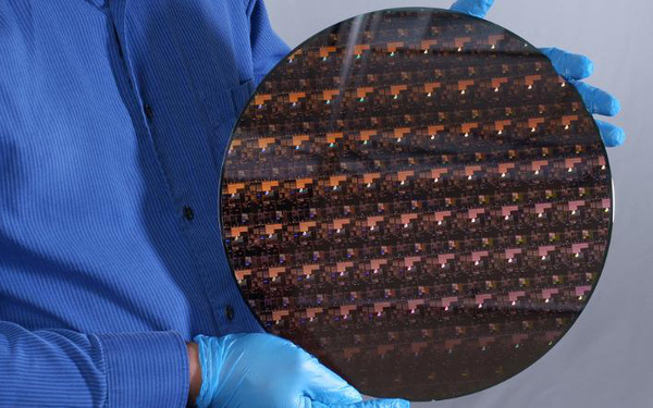 IBM ra mắt chip xử lý 2nm nhỏ nhất và mạnh nhất thế giới