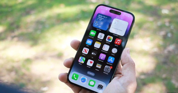 Người dùng than trời vì iPhone vẫn hao pin sau 2 tuần cập nhật iOS 16