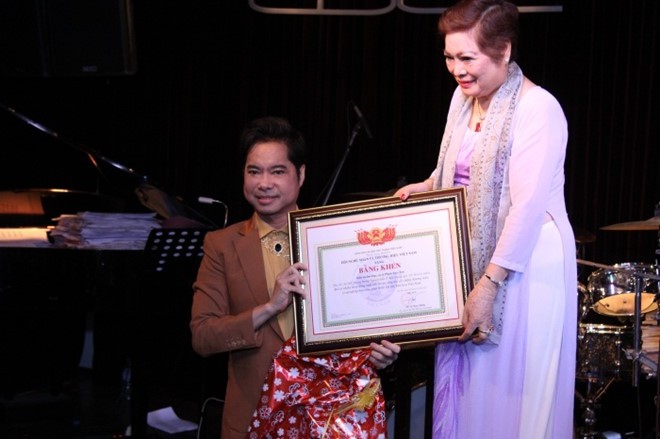 Đơn vị trao danh hiệu Nữ hoàng văn hóa tâm linh từng phong Giáo sư âm nhạc cho Ngọc Sơn - Ảnh 3.