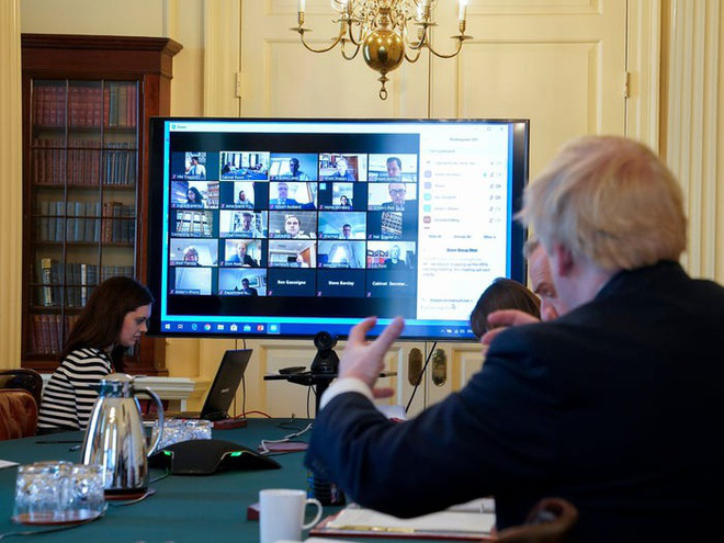 Tỷ phú kiếm 4 tỷ USD sau 3 tháng nhờ phần mềm làm việc trực tuyến - Ảnh 6.