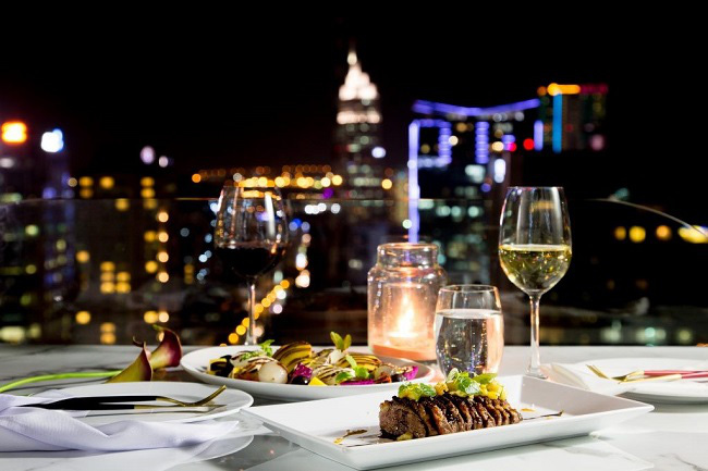 10 thủ thuật của nhà hàng khiến khách gọi món nhiều hơn trong vô thức, chỉ đến khi nhìn hóa đơn mới ngỡ ngàng - Ảnh 7.