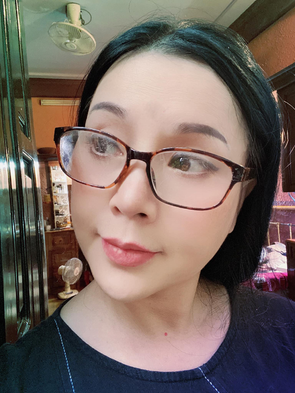 Nhan sắc đời thực NSND Lan Hương 