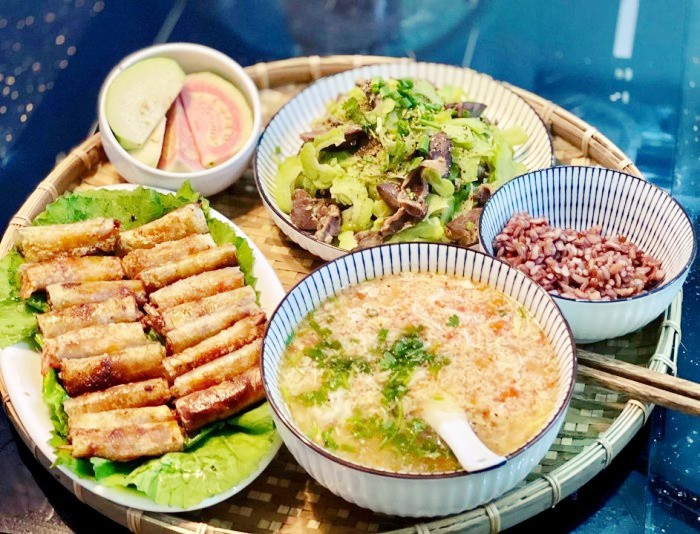 9X khoe cơm 4 người siêu ngon, 2 tuần mới lặp lại một món, hội chị em khen nức nở - Ảnh 1.