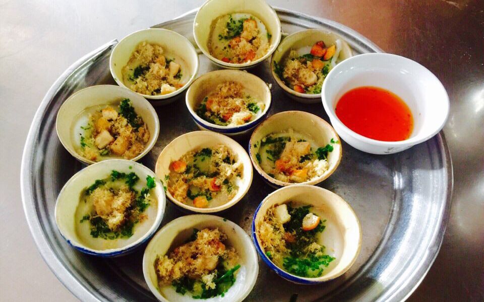 Loại bánh đặc sản ăn rồi vẫn muốn ăn lại níu chân du khách ở Phú Yên - Ảnh 1.