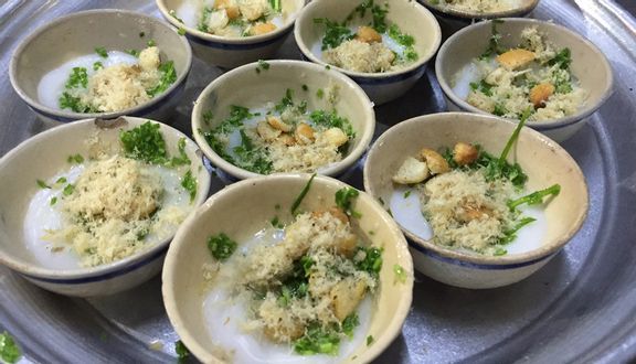 Loại bánh đặc sản ăn rồi vẫn muốn ăn lại níu chân du khách ở Phú Yên - Ảnh 2.