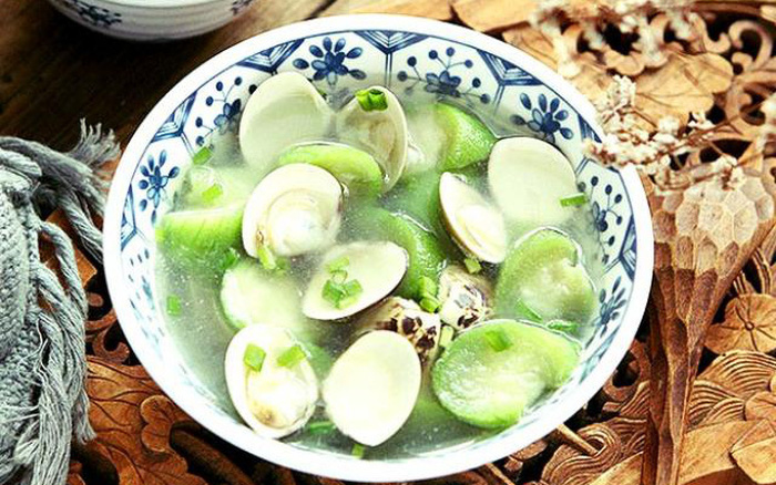 Canh mướp nấu ngao chỉ cần đơn giản thế này cũng đủ ngọt ngon - Ảnh 1.