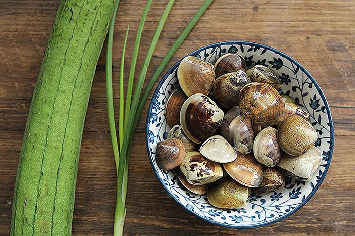 Canh mướp nấu ngao chỉ cần đơn giản thế này cũng đủ ngọt ngon - Ảnh 2.