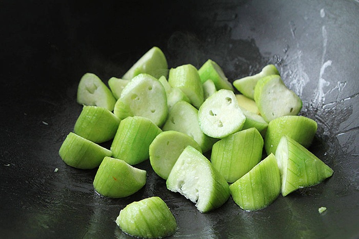 Canh mướp nấu ngao chỉ cần đơn giản thế này cũng đủ ngọt ngon - Ảnh 5.