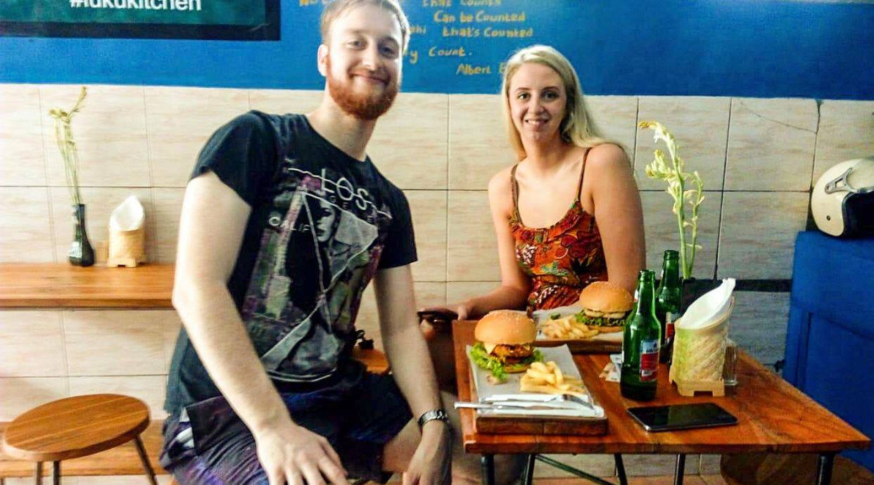 Cặp chồng cú vợ tiên: Thực hư chuyện anh chồng là đại gia ngầm, có gia thế khủng mới lấy được cô vợ đẹp như hoa - Ảnh 12.