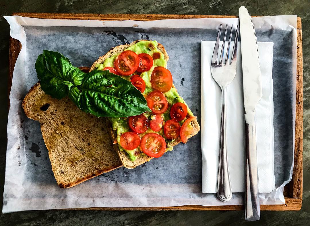 Cặp chồng cú vợ tiên: Thực hư chuyện anh chồng là đại gia ngầm, có gia thế khủng mới lấy được cô vợ đẹp như hoa - Ảnh 8.