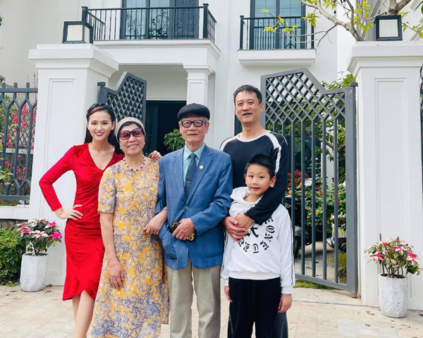 2 ông chồng điểm 10 vừa giàu lại chiều vợ của Bảo Thanh, Lã Thanh Huyền - Ảnh 11.