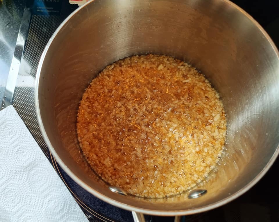 Cơm nguội thừa đừng vứt đi, tận dụng nắng gắt làm món này đảm bảo chồng thích, con mê - Ảnh 6.