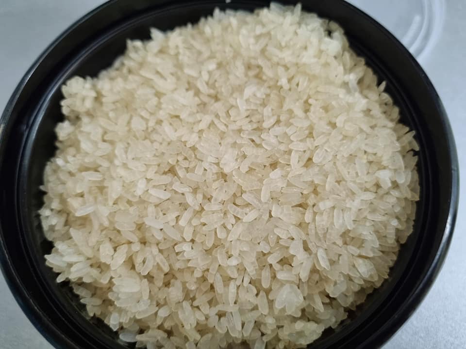 Cơm nguội thừa đừng vứt đi, tận dụng nắng gắt làm món này đảm bảo chồng thích, con mê - Ảnh 3.