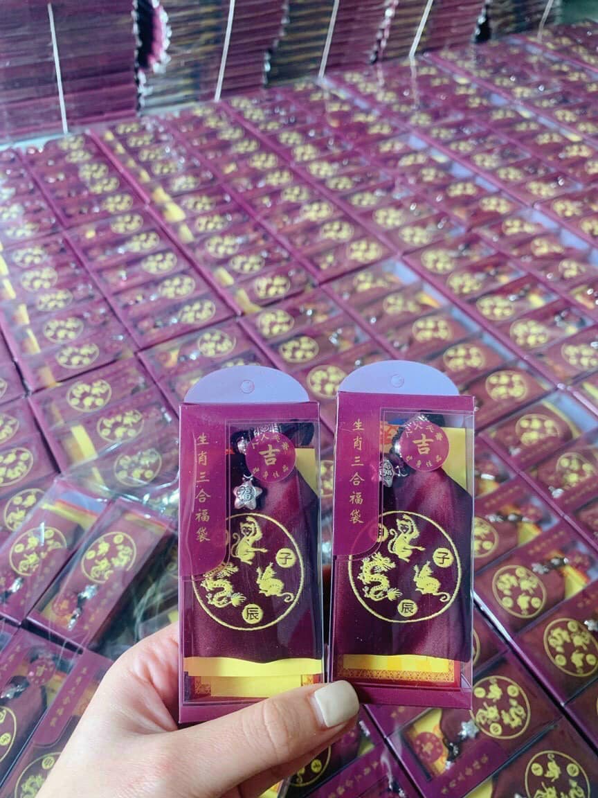 Vừa sang năm mới Nhâm Dần, thị trường túi giải hạn tam tai bắt đầu sôi động với nhiều mức giá - Ảnh 4.