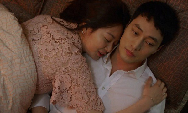 Cưới 1 tháng vợ chưa cho “tân hôn”, cố tình đẩy cửa nhà tắm tôi nghẹn lòng nhìn cảnh tượng - Ảnh 1.