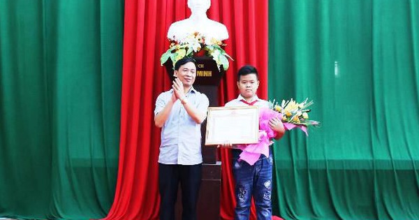 Nghe VietNamNet: Nhặt được 14 triệu đồng, học sinh lớp 5 đem trả lại người đánh mất