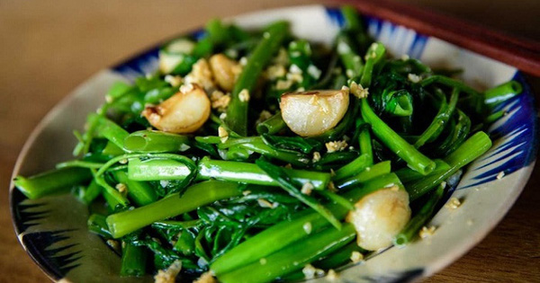 Nếu biết rau muống ở đây đại gia mới dám mua, ăn phải dè sẻn thì bạn mới thấy quý đĩa rau muống ở nhà