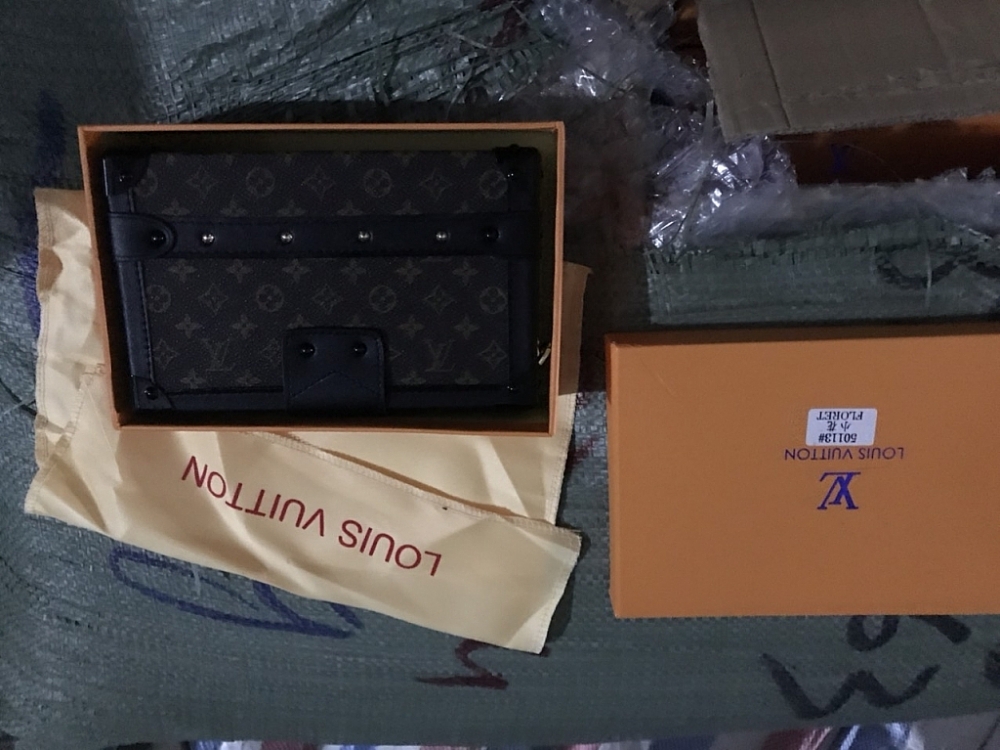 vu 11000 san pham nghi gia mao thuong hieu noi tieng bat ngo ve doanh nghiep chu hang