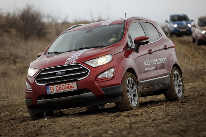 Ford EcoSport sử dụng 470 chai nhựa bỏ đi làm thảm trải sàn