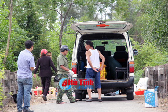 Lái xe taxi giết nữ giám thị, vứt xuống cầu phi tang - ảnh 1