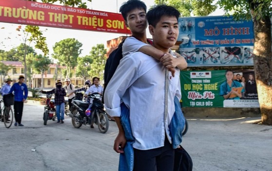 Helpful boy passes tough competition to medical university