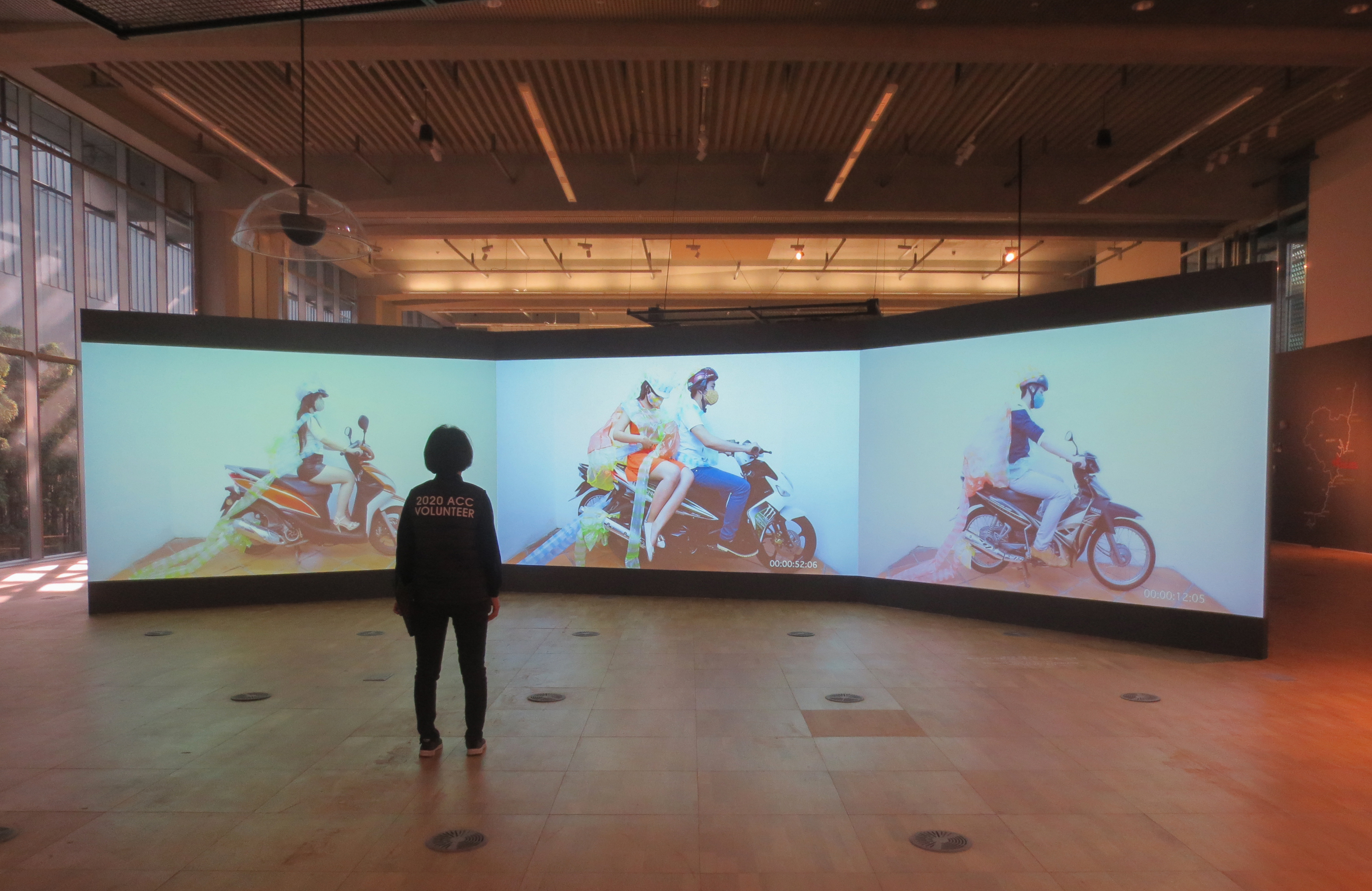 Exhibition highlights boundary between humans and nature