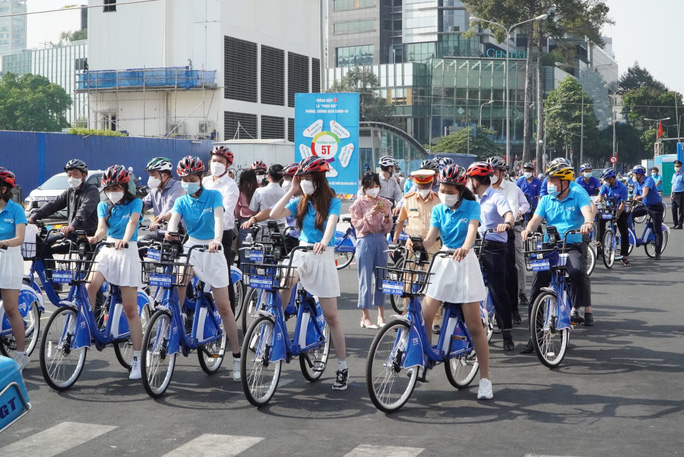Public bike service popular in HCM City