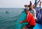 Vietnamese fishermen flock to sea despite China's ban