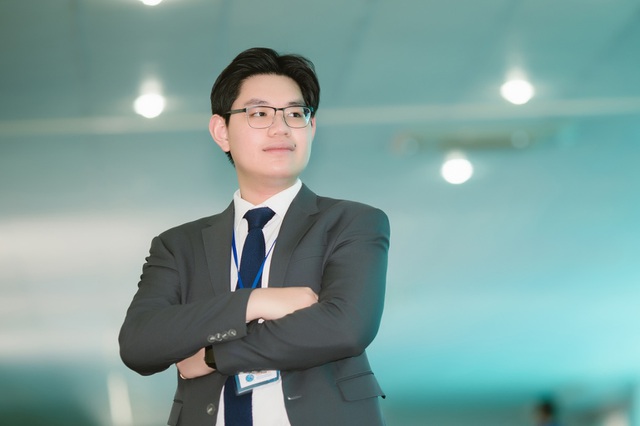 Quang Ngai student wins scholarships to 21 universities overseas