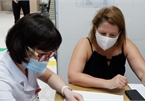 US woman donates plasma for Covid-19 treatment in Vietnam