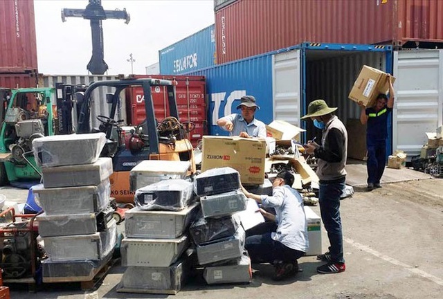 Over 1,000 scrap containers to be re-exported from HCM City