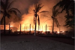 Fire ravages beach restaurants in Hoi An
