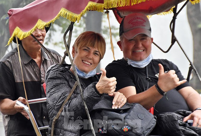 Nearly 400 foreign tourists stranded in Vietnam want to return home