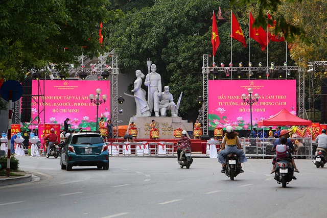 Happy Birthday, Uncle Ho! - Chao Hanoi