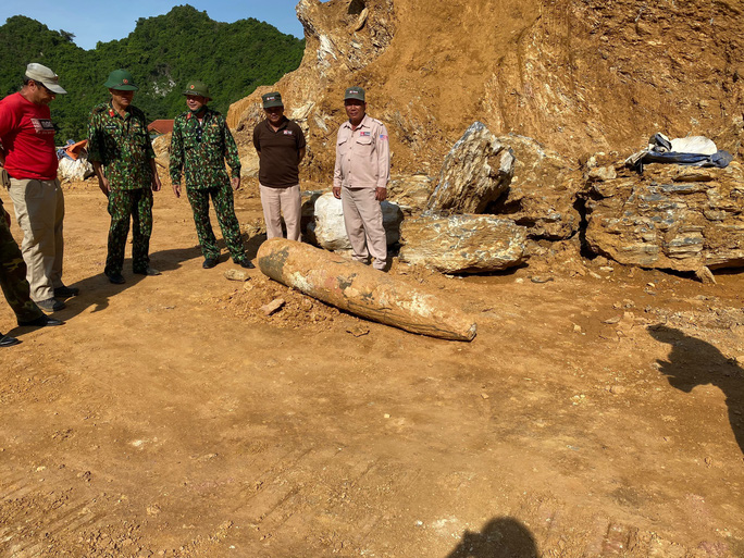 Unexploded 450-kilo bomb unearthed in Quang Binh