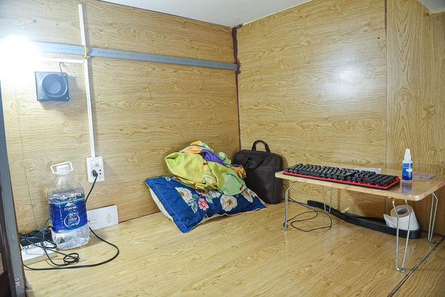 Tiny rooms for rent in Hanoi