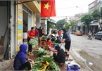 Nghe An people donate chung cakes to flood victims