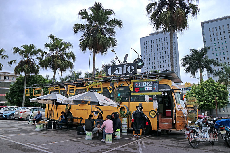 In Hanoi, scrap bus turned into a cafe