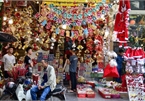 Christmas atmosphere on Hang Ma Street