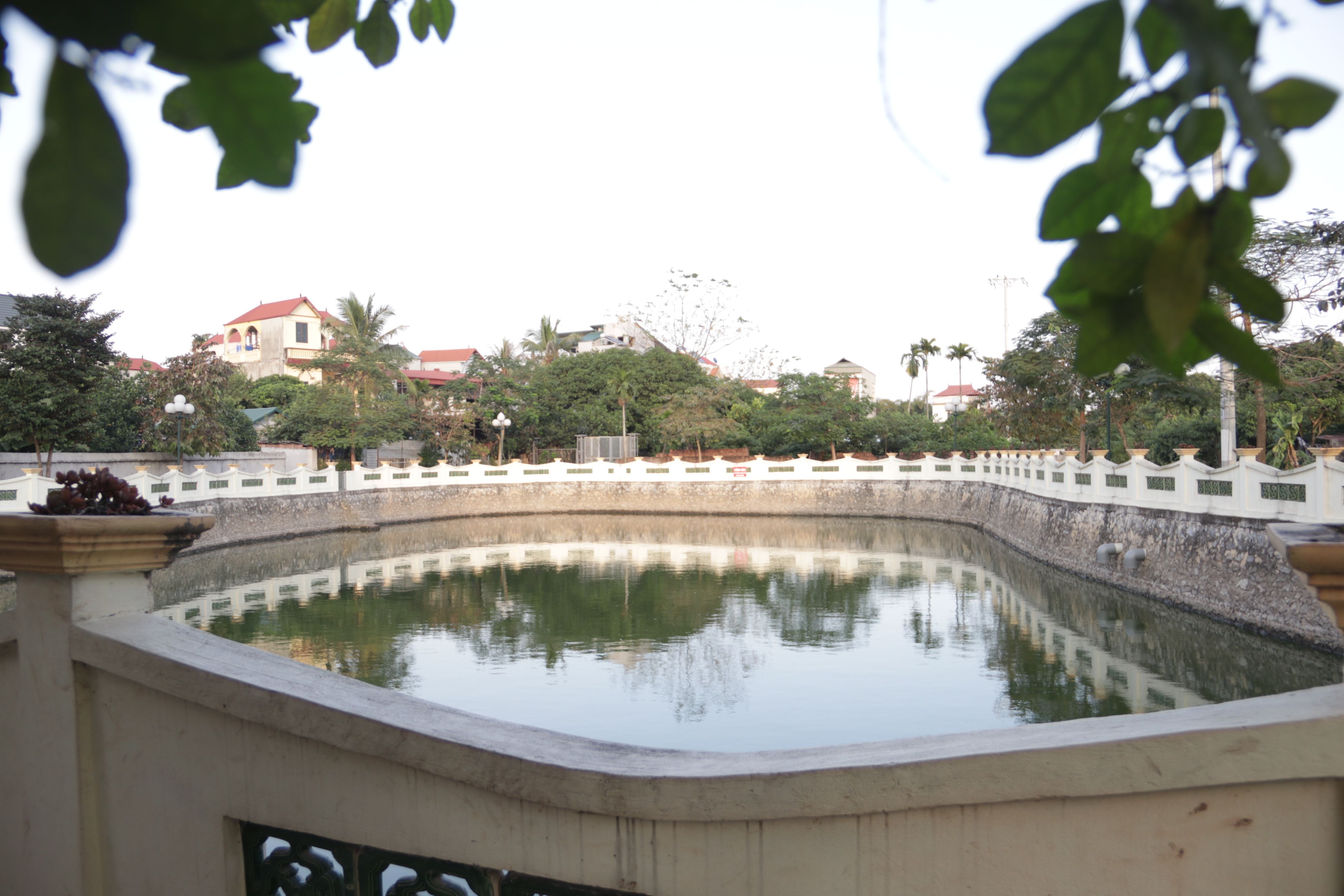 Local man cleans up village polluted lake