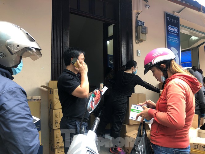 HCM City face mask sale stronger after new Covid-19 outbreak