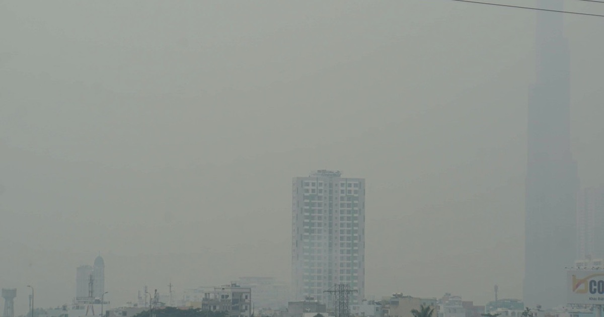 HCM City air pollution returns as businesses resume