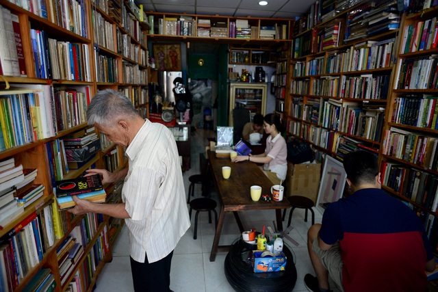 Unique HCM City coffee shop takes books as payment