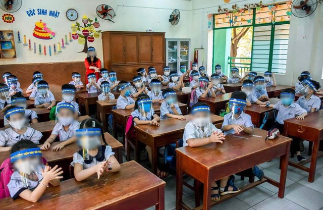 Public question wearing of face shields at school