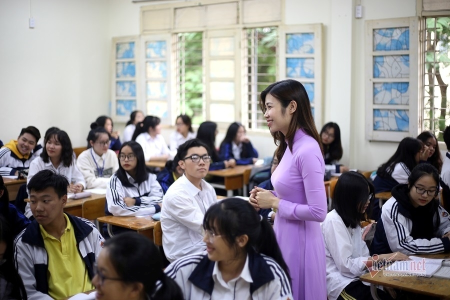 Hanoi reviews English teacher proficiency