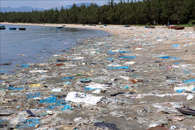 Quang Nam Beach covered in rubbish