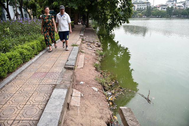 Hoan Kiem Lake erosion poses safety risks