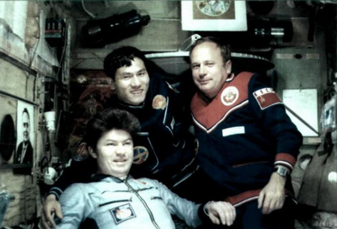 Các phi hành gia trên trạm vũ trụ